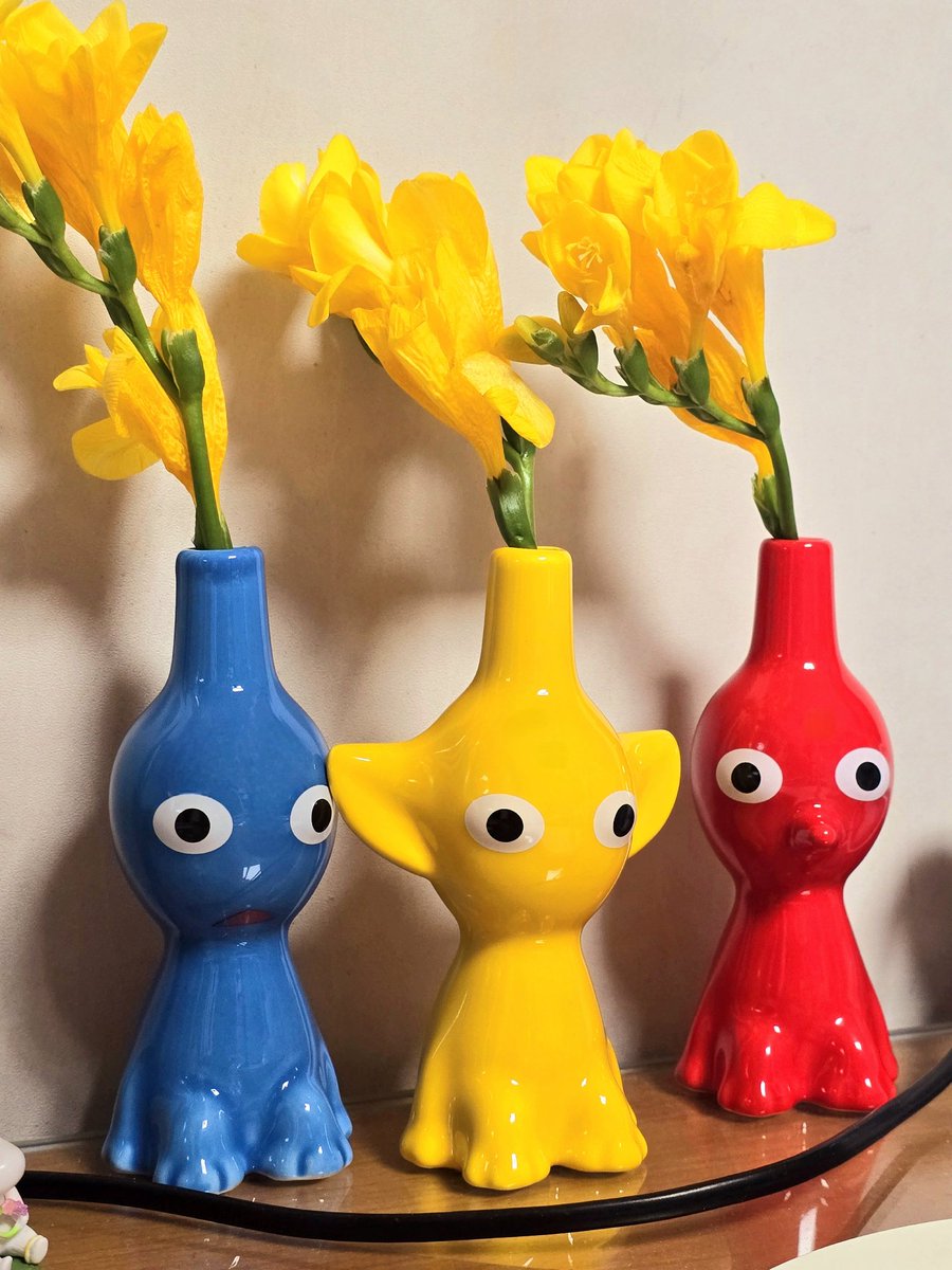 드디어 피크민 화병 개시했다 ! 💙💛❤️