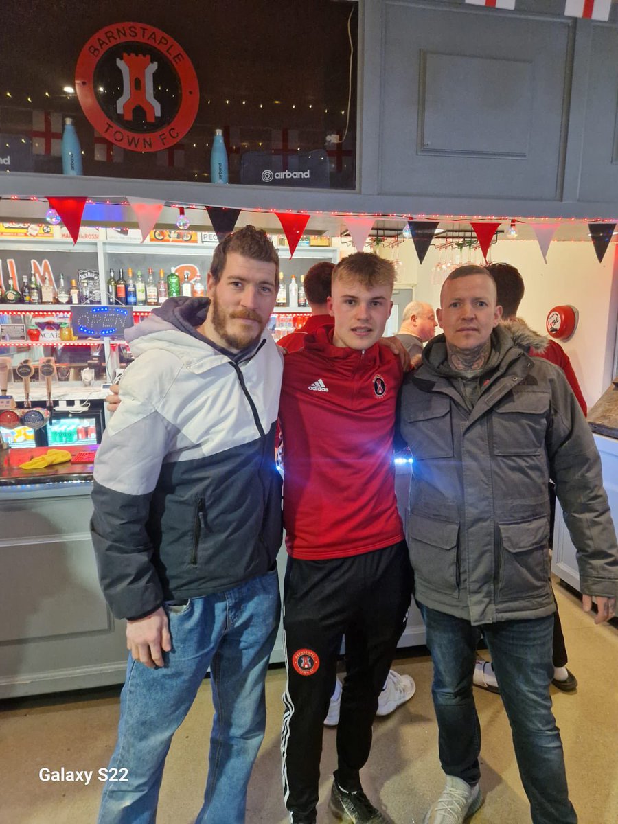 MOTM

Man Of The Match was voted to be Scott Piper after a brilliant display in the midfield

Well done Pipes!

#UpTheBarum