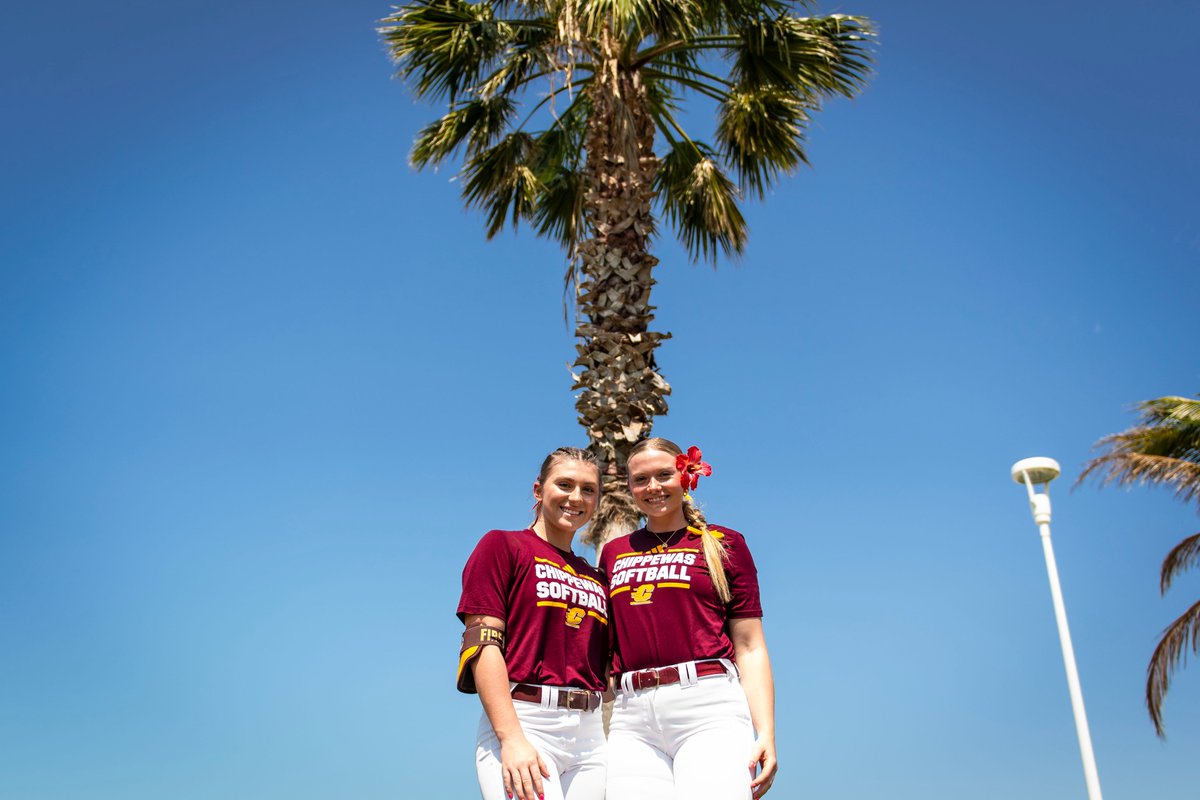 No beter place than paradise with our best friends 🌴🌺

#FireUpChips🔥⬆️🥎