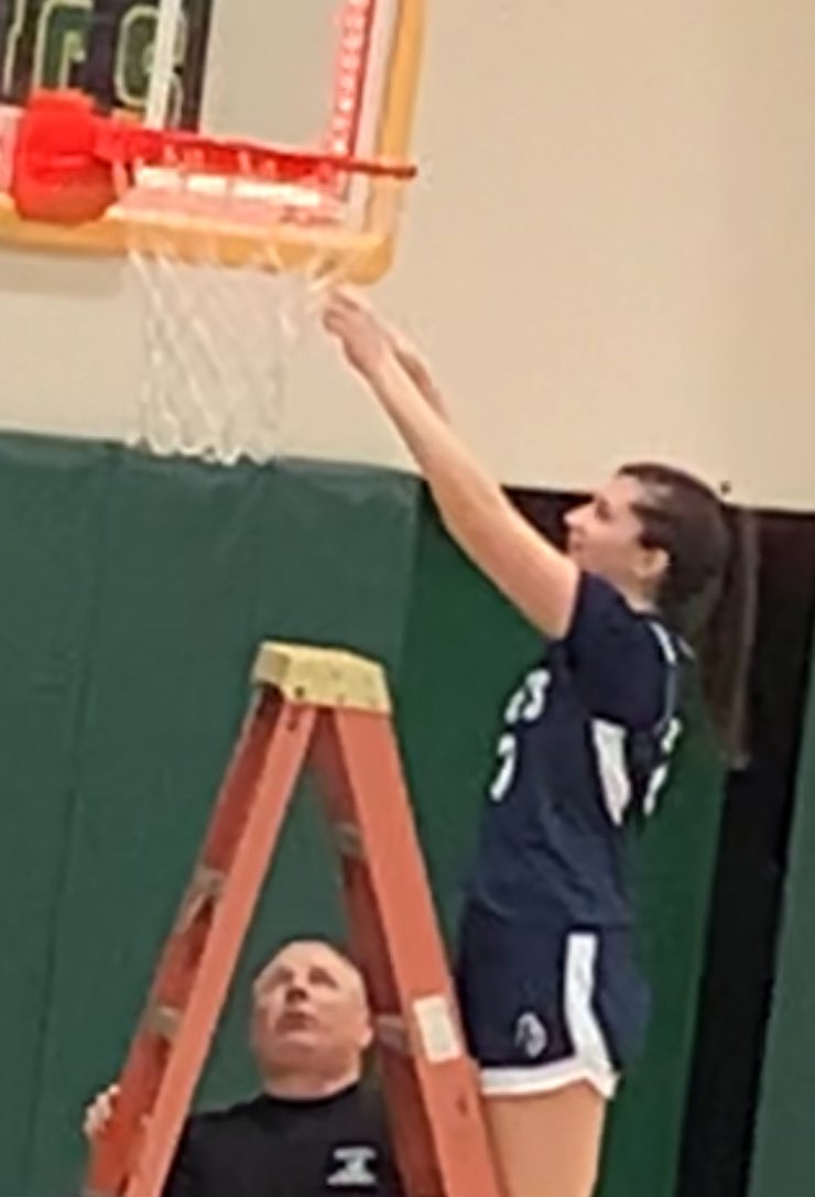 Modge1212's tweet image. Congratulations Geneseo! So proud of you Aliza!🏀