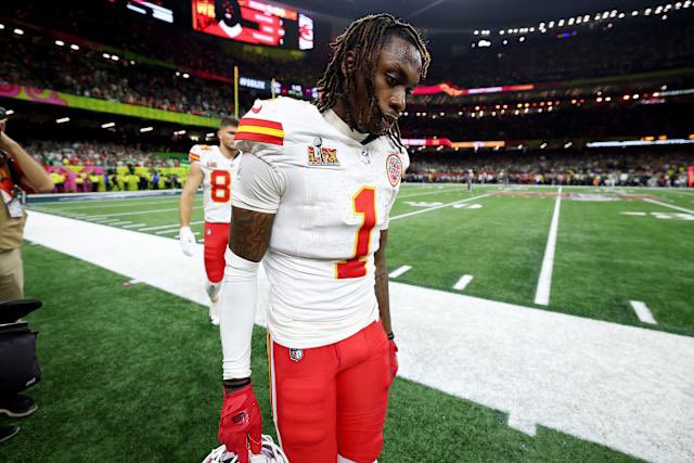 TripleSportsNew's tweet photo. Chiefs WR Xavier Worthy was arrested in Texas on domestic assault charges, potentially facing legal and NFL discipline. 

With Rashee Rice also in legal trouble and likely to be suspended, Kansas City’s receiving corps faces uncertainty. https://t.co/4hyaiEX8KS