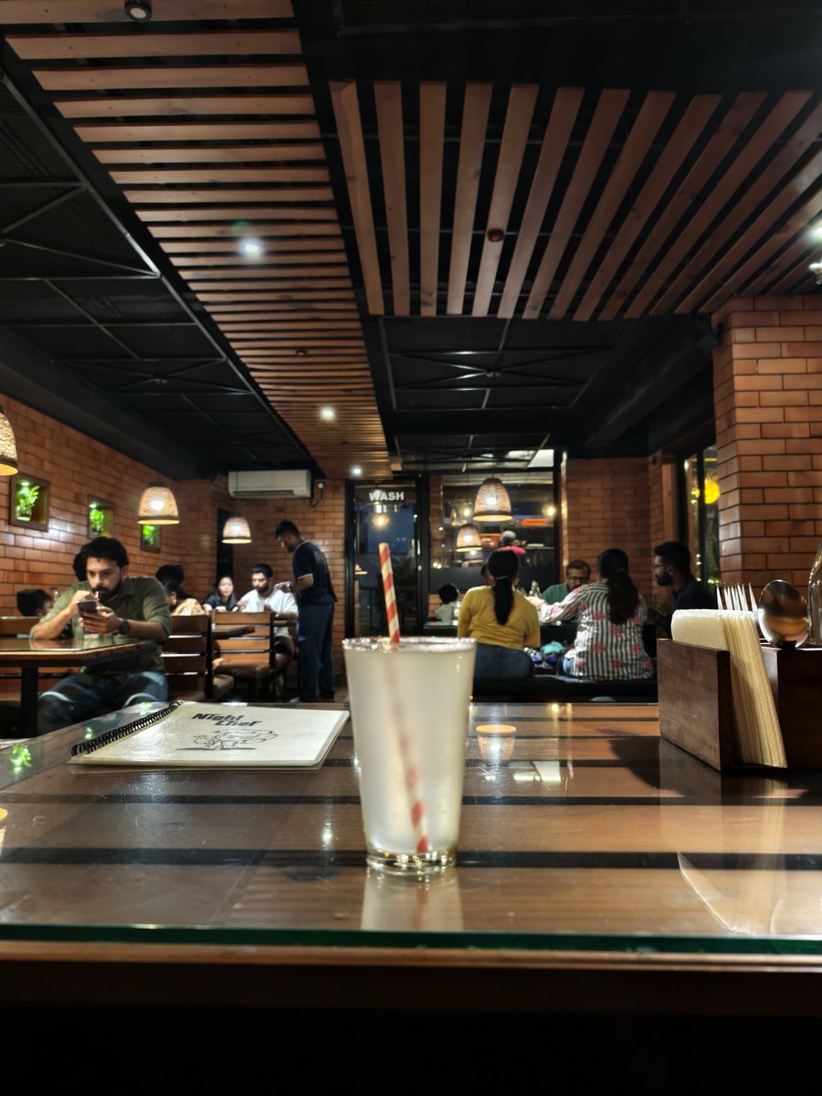 rahool360's tweet photo. #NightChef & their #KetoBomb 🤤🤤
.
.
.
.
Shot on @Vivo_India #x200pro
.
.
.
.
.
.
.
#food #night #Kochi https://t.co/HjjSrVm7d7