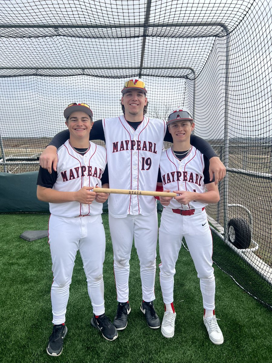 MaypearlBsBall's tweet image. #D.T.O.T.S. Players of The Game is @CollinBrooks02 who started off the scoring w/ a 2 RBI single. @Cordrager9 was 1-2 w/ 2 RBI double. @JudahWright23 who was 1-2 w/ RBI and efficient on the bump in a 8-1 W over Wimberley to finish 3-1 in Burnet.
#StandardsOverFeelings
#LockedIn