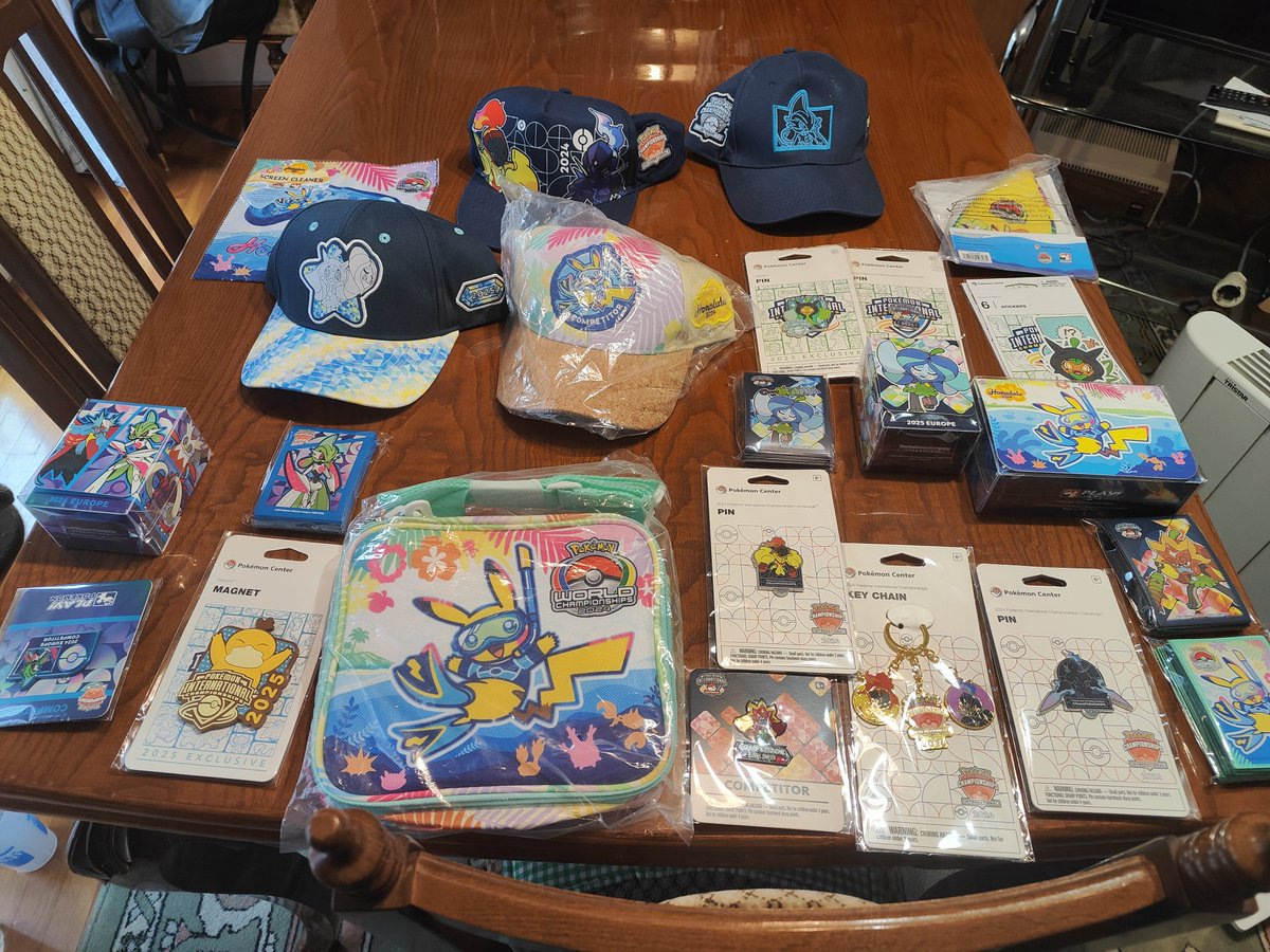Vendo todo este merch de Pokémon y algunos tapetes (preguntad si quereis)
+Info por md^^
-
I'm selling all this Pokemon merch and some playmats (ask for them if you want
+Info md^^
Rts appreciated😁