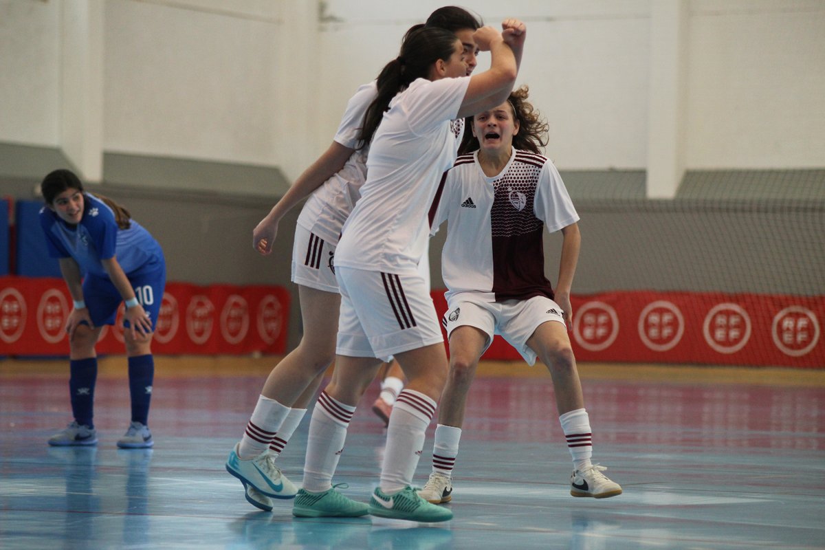 FFCM_es's tweet image. 🔒 Para defender, 𝗣𝗮𝗼𝗹𝗮 𝗦𝗲𝗿𝗻𝗮 🧒🏼
😄 Para celebrar, 𝑷𝒂𝒐𝒐𝒐𝒐𝒐𝒐𝒍𝒂𝒂𝒂𝒂𝒂𝒂𝒂𝒂 𝑺𝒆𝒆𝒆𝒆𝒆𝒓𝒓𝒓𝒓𝒓𝒓𝒓𝒓𝒓𝒏𝒂𝒂𝒂𝒂𝒂𝒂𝒂𝒂𝒂 🧒🏼

✌🏻 Que mínimo que en tu equipo haya alguien como ella. La auténtica 𝗮𝗹𝗲𝗴𝗿𝗶́𝗮 𝗱𝗲𝗹 𝗚𝗢𝗟 

#somosCLM | #genCLM