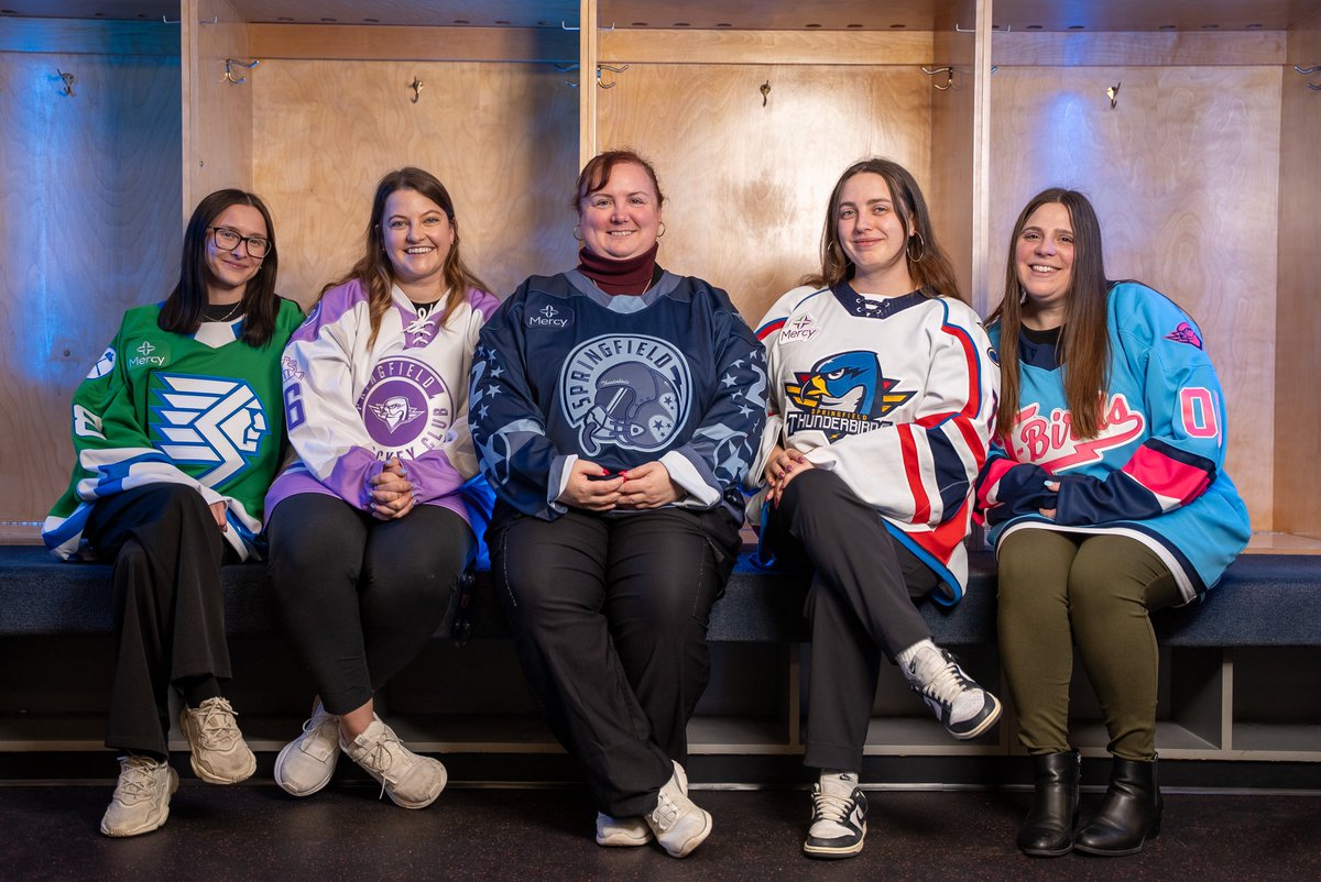 Happy #InternationalWomensDay from the Thunderbirds! 💙

We are so happy to have amazing women working for us in the front office, hockey operations and game day staff!
