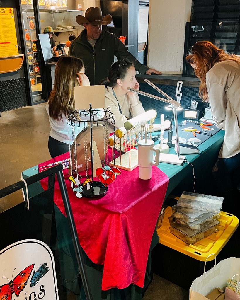 Food, drinks, and local vendors ✨ Parlor’s Second Saturday is a celebration of community! Join us from 2 to 7pm and support the best of OKC.

#ParlorVibes #EatOKC #DrinkOKC