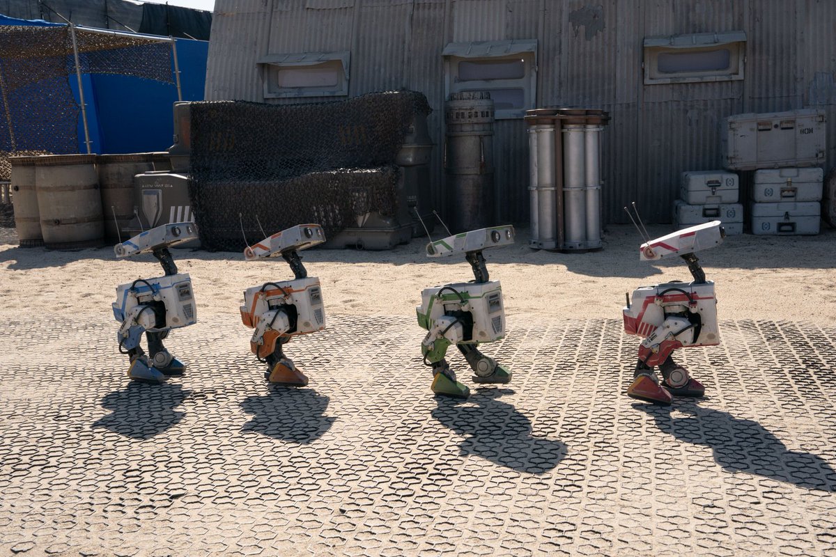 DisneyParks's tweet image. FIRST LOOK from the set of The Mandalorian and Grogu film featuring BDX Droids built by Walt Disney Imagineering. 🤖 See the film only in theaters May 22, 2026. 🎥