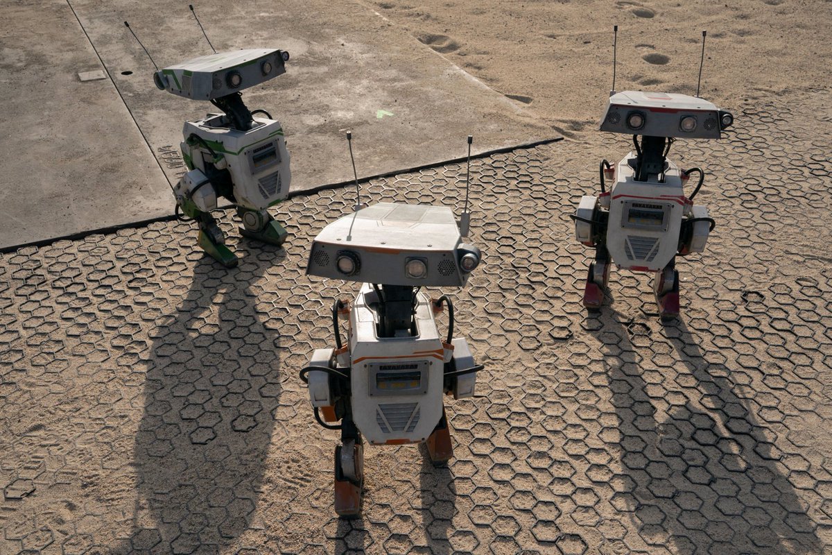 DisneyParks's tweet image. FIRST LOOK from the set of The Mandalorian and Grogu film featuring BDX Droids built by Walt Disney Imagineering. 🤖 See the film only in theaters May 22, 2026. 🎥