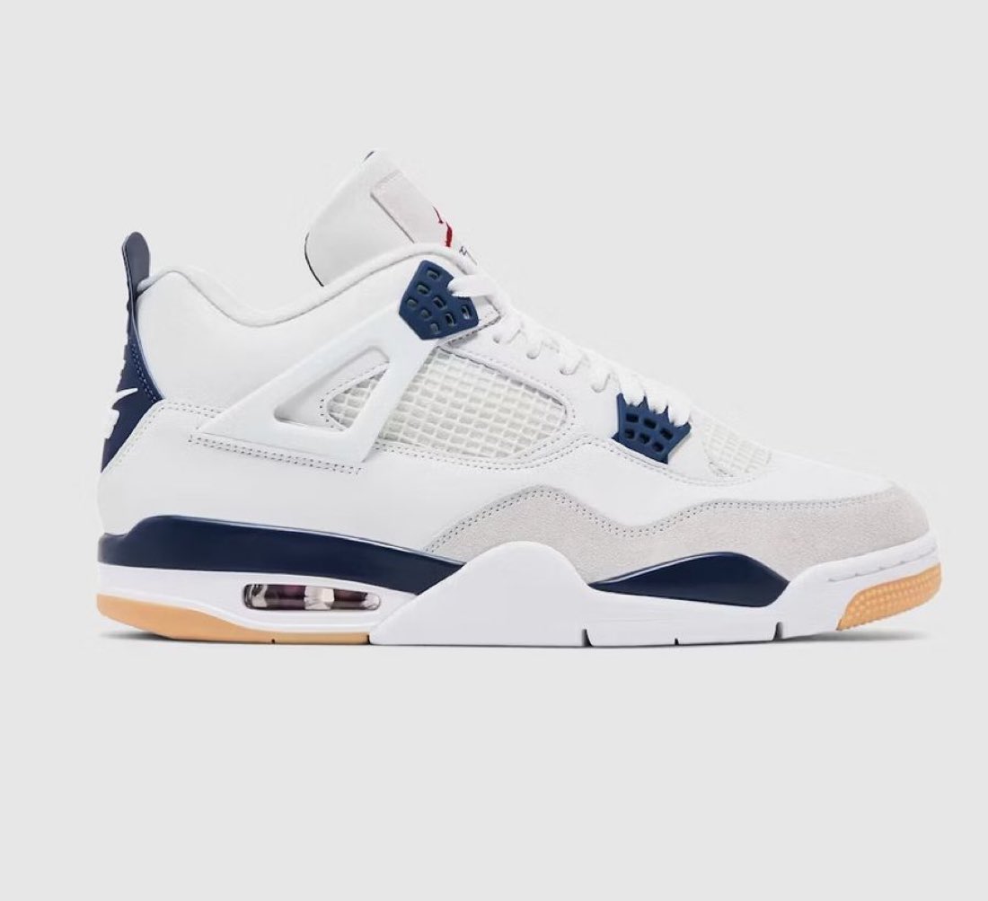 SNKR_TWITR tweet media