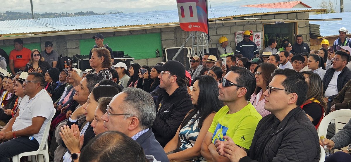 GuardiaCuenca's tweet photo. #GuardiaCiudadana cuidó del #OrdenControlSeguridad en el evento de constatación del avance de obra del segundo Hospital Municipal de la Ruralidad en Baños.
Además, con nuestra #BandaMusical rendimos homenaje a las #mujeres en su día. https://t.co/h5wr9pOXRw
