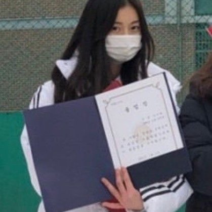 saminagrm's tweet photo. happy international women’s day to our future actress garam who has a heart of gold and defended her friend when no one else would 🤍 https://t.co/cW3r9XeLre