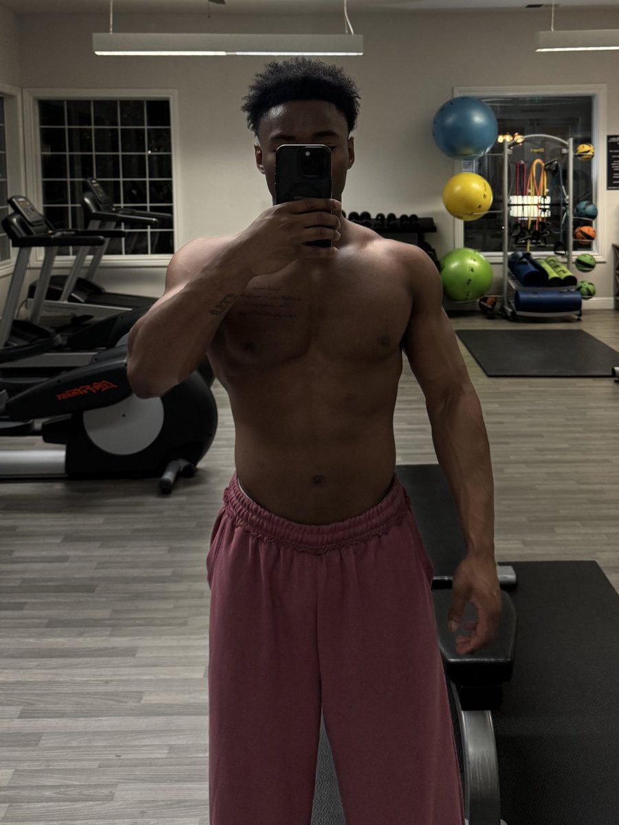 72Jaysen's tweet photo. nobody got you like the gym do https://t.co/JfvO8SKk56