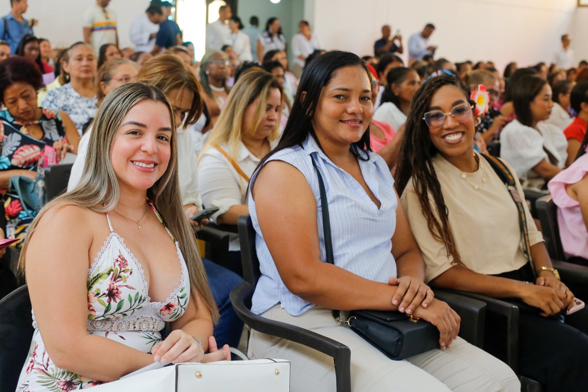 alcirasandovali's tweet photo. 🌸 Hoy Soledad brilló con la sonrisa de sus mujeres. 💜✨
Cada risa y cada historia compartida nos recuerdan que las mujeres son el alma de Soledad. Su energía, su esfuerzo y su amor por lo que hacen nos impulsan a seguir avanzando.

🌸 Soledad Tiene Nombre de Mujer🌸 https://t.co/4r6M7RQcqT