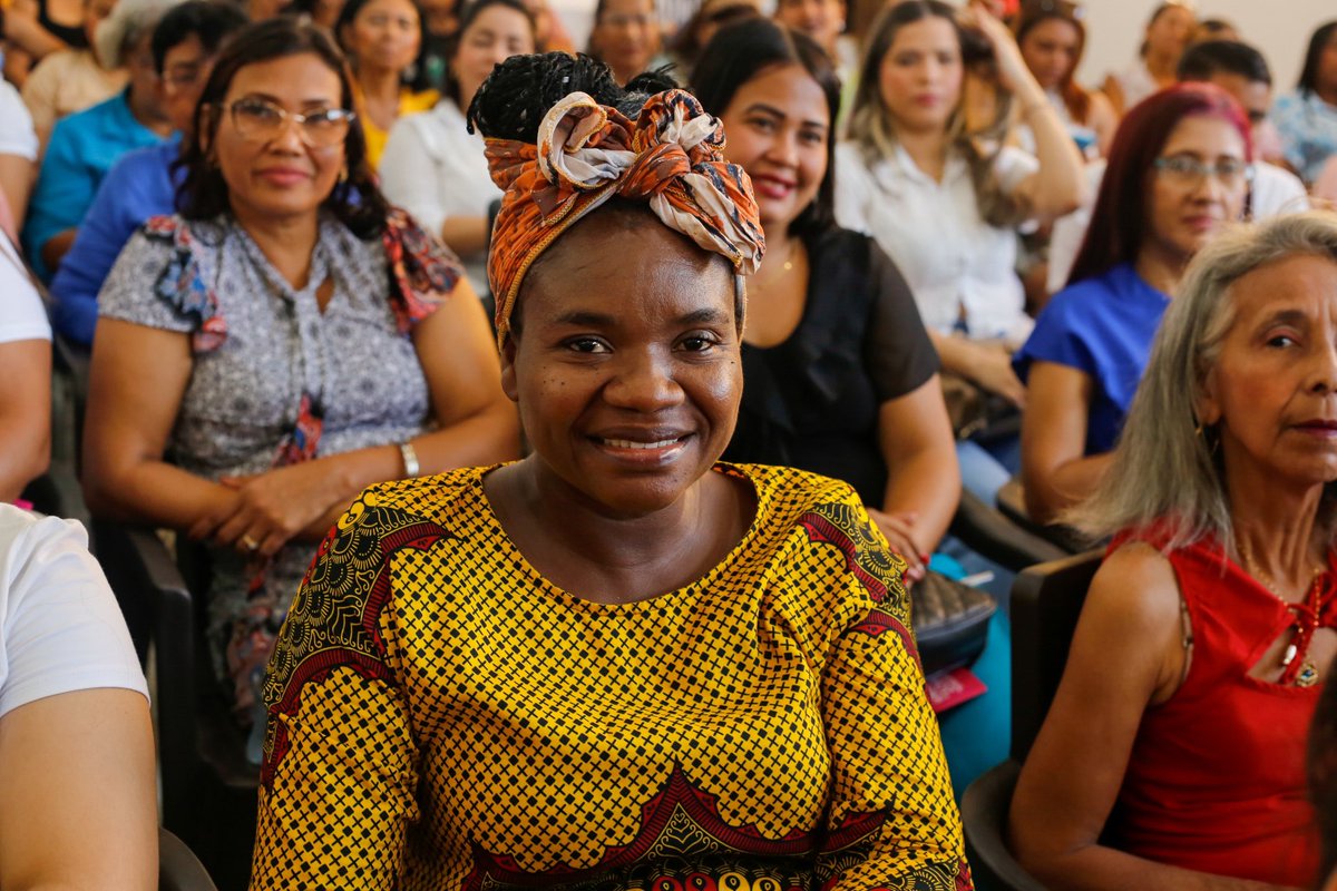 alcirasandovali's tweet photo. 🌸 Hoy Soledad brilló con la sonrisa de sus mujeres. 💜✨
Cada risa y cada historia compartida nos recuerdan que las mujeres son el alma de Soledad. Su energía, su esfuerzo y su amor por lo que hacen nos impulsan a seguir avanzando.

🌸 Soledad Tiene Nombre de Mujer🌸 https://t.co/4r6M7RQcqT