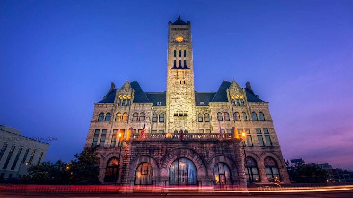 When staying in the heart of Music City, it's all about entertainment. Here are the best hotels in downtown #Nashville. #hotels buff.ly/aB4K67k