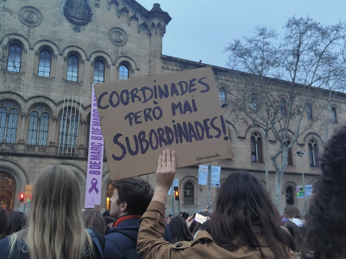 #8M Les cures sostenen la vida.

Un any més prenent carrers i places: perquè els feminismes siguin motor de transformació de cors, comunitats i institucions 💜