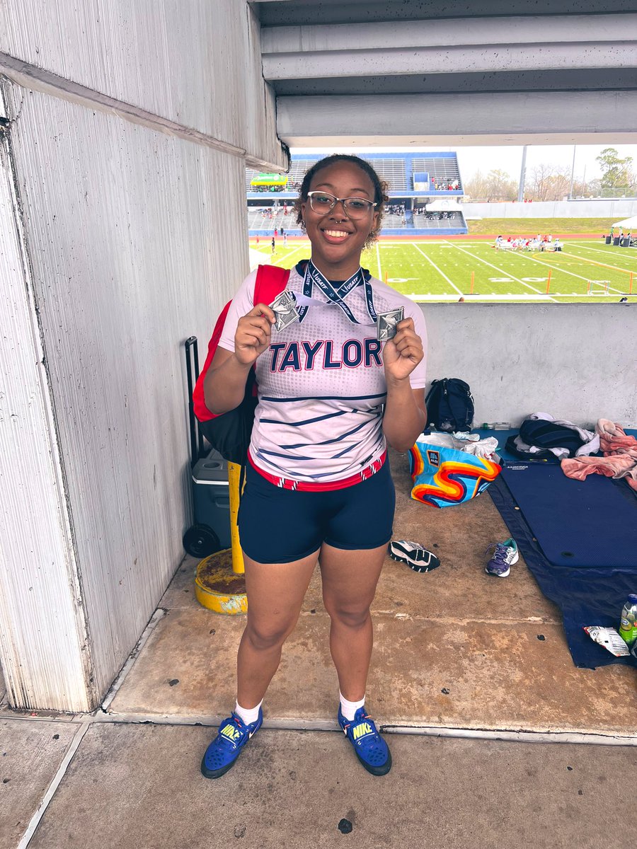 Couple of Lionette’s starting the day off strong at the Dave Bethany Relays! 
JV 100H: Micah Holmes takes 1st &amp; Eavan Williams 3rd 🥇🥉 
Varsity High Jump: Yanely Norales takes 1st and Unity Amayo followed with 2nd! 🥇🥈
Varsity Girls Shot Put and Discus: Kayla Hall, 2nd in both!