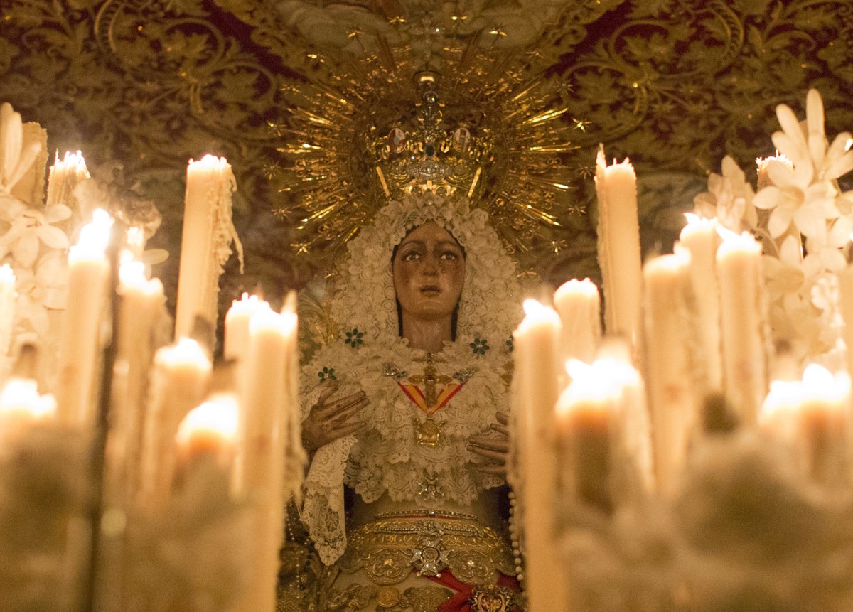 Semana Santa 2025:El arzobispo de Sevilla pide que en un cartel "prime más la invitación al rezo que su valor artístico".