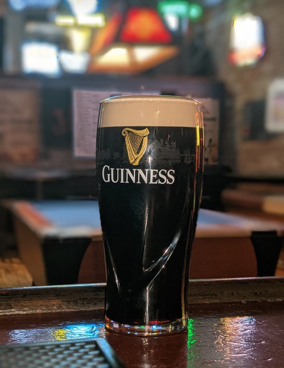 thealehouse1034's tweet photo. It's a lovely day.
11th & Willow
#Hoboken
#dogfriendly🐶#freepool🎱#shuffleboard🥏#darts🎯#popcorn🍿#trivianight🤔#bar💡 https://t.co/016BSsk42t