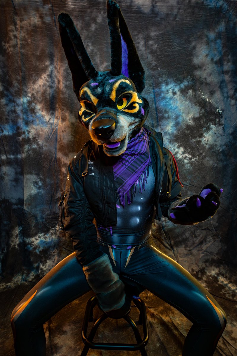 Oh hai there 😈😘✨ #SlinkySaturday