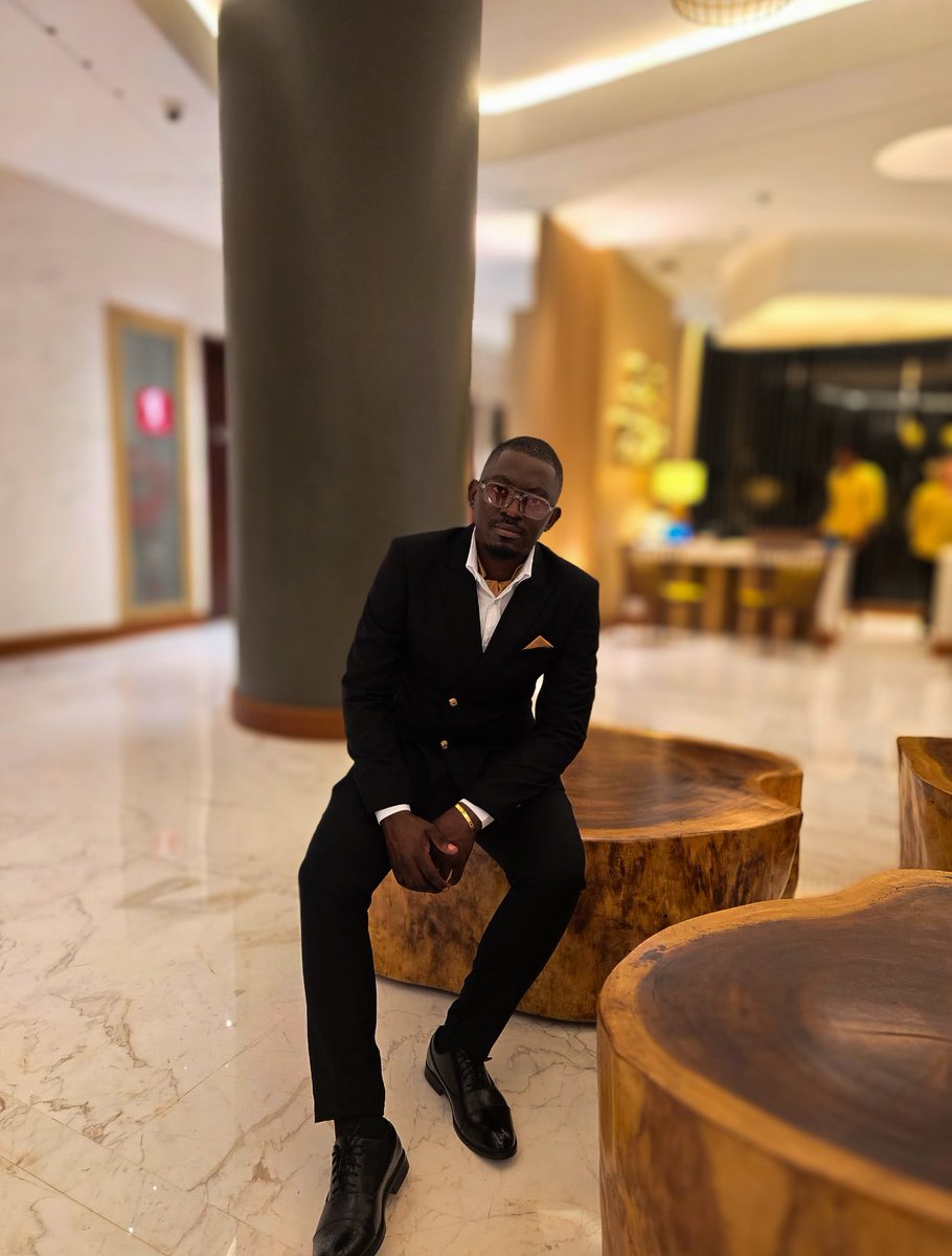 iambryo's tweet photo. One of them days🕴🏾 https://t.co/14bdWEHrsC