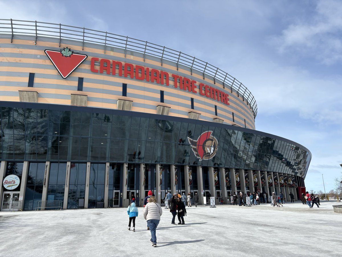 It’s a hockey (afternoon) in Canada! 

Canadian Tire Centre, home of the Ottawa Senators. 

Stop number 28 on the <a href="/NYRangers/">New York Rangers</a> road tour for me, watching the Rangers &amp; Senators play a huge game with <a href="/m_stath91/">Μatthew Stathopoulos</a>! #LGR
