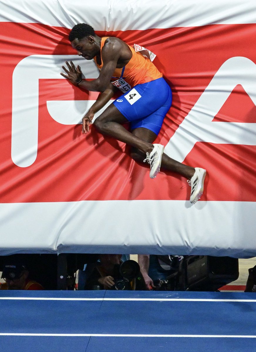 Double Dutch! 💥 Elvis Afrifa en Taymir Burnet verrassen en gaan beiden naar de FINALE van de 60 meter! 👉🏽 Finale 21:40

Foto’s: Erik van Leeuwen