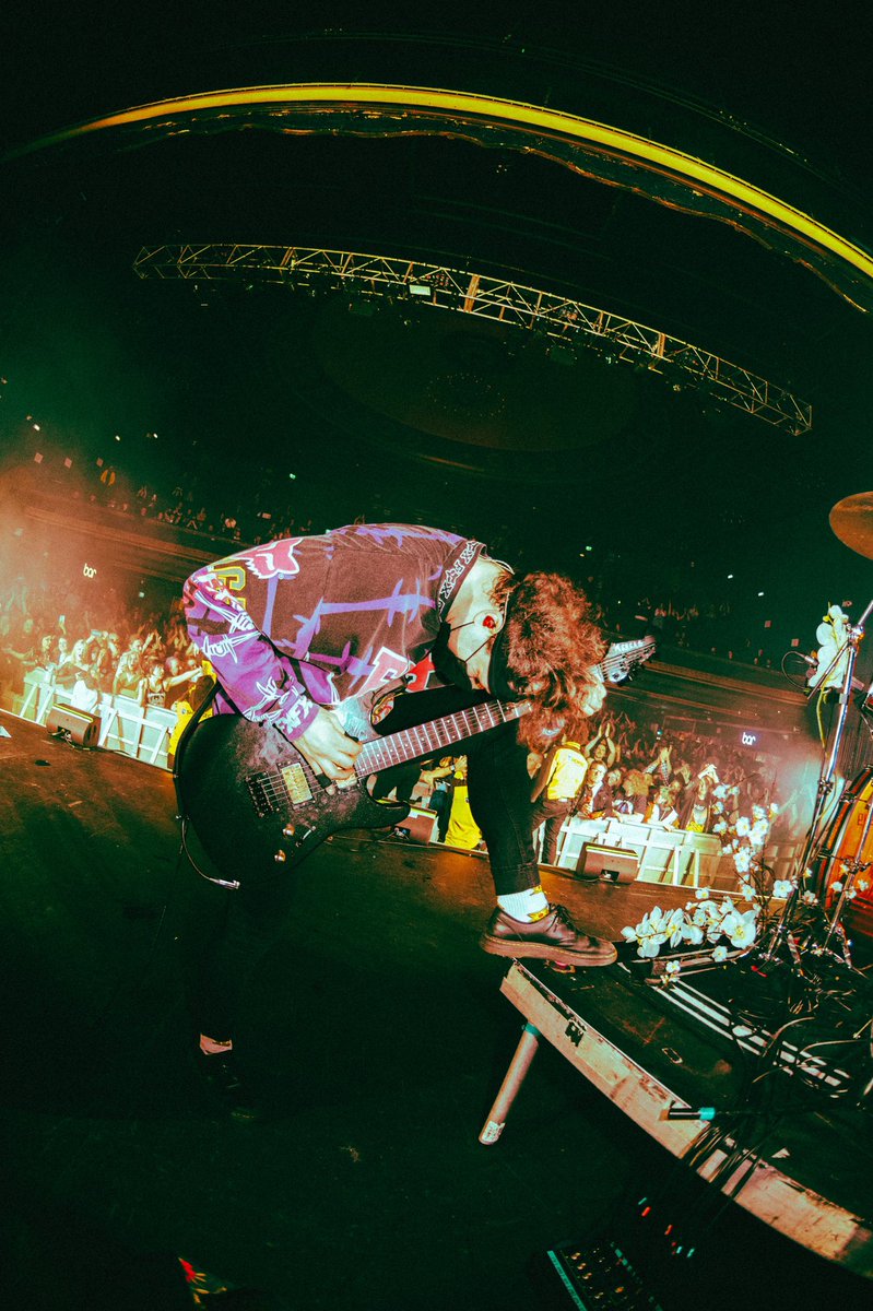 LONDON THAT WAS A FUCKING MOVIE LAST NIGHT.

Biggest headline show we’ve EVER done as a band and you guys went nuts from the first song 🫶💖