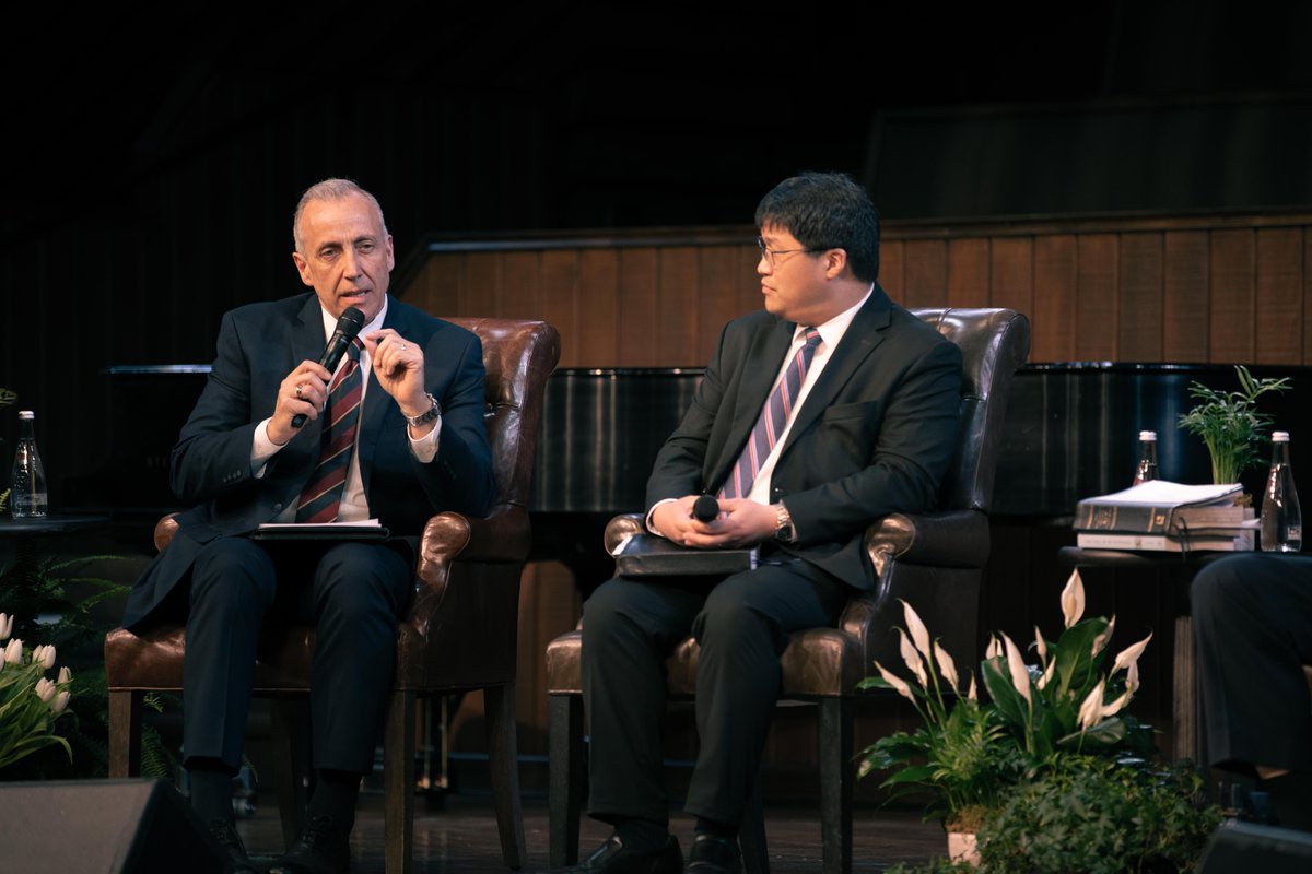 MastersSeminary's tweet photo. On Thursday afternoon, Mark Tatlock, Abner Chou, Joel Beeke, Conrad Mbewe, and Paul Washer participated in a Q&amp;A where they discussed evangelism and missions. #ShepCon2025 https://t.co/WCQYgvLPnp
