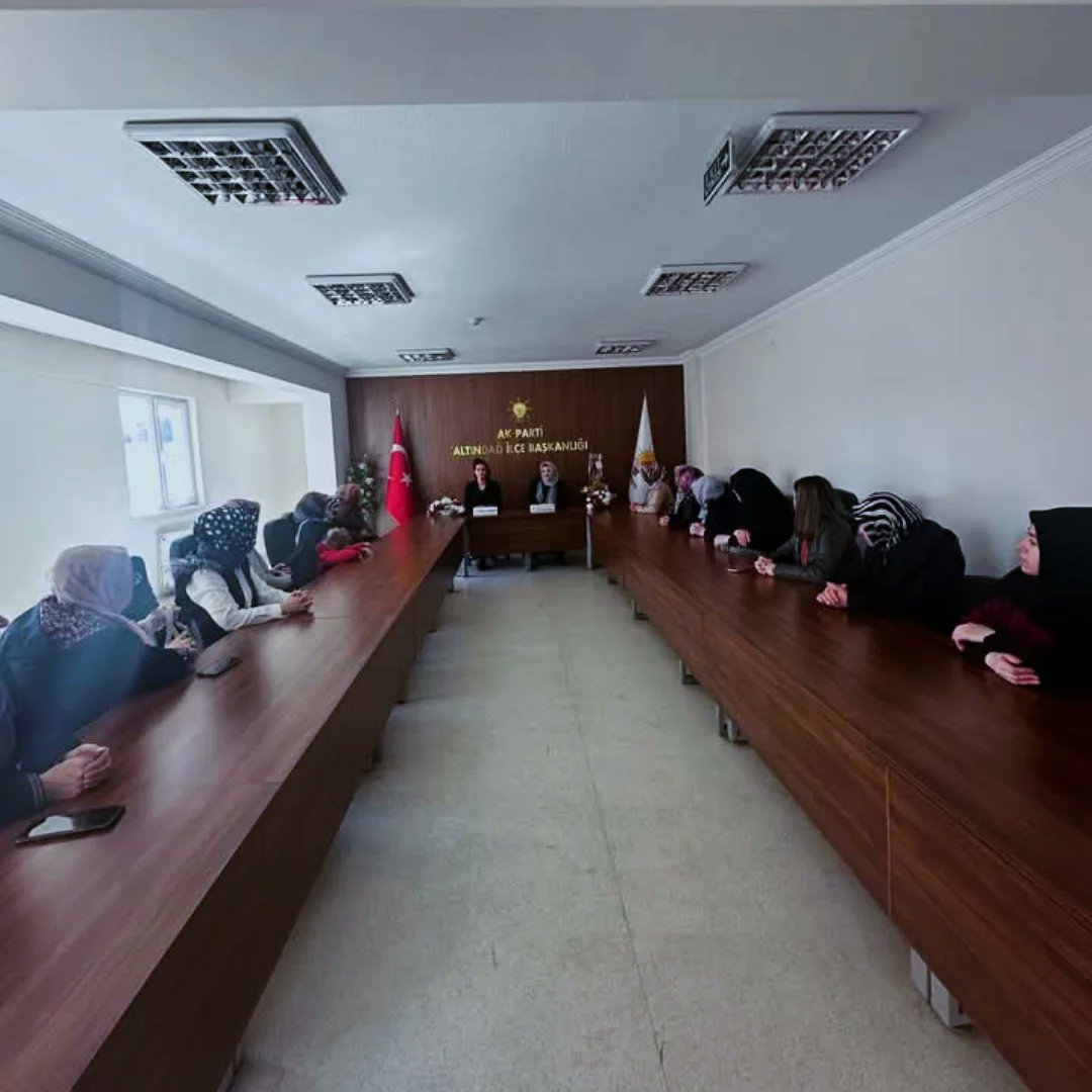 SEVCANAKDOGAN06's tweet photo. Akparti  Altındağ Kadınkolları Haftalık Olağan Yönetim Toplantısına Katılım Sağladık...
HAYIRLI OLSUN İNŞALLAH 

@RTErdogan
@hakanhanozcan 
@akgul_aysel 
@akkadinankara 
@altndagkadn https://t.co/VApr0nnJuq
