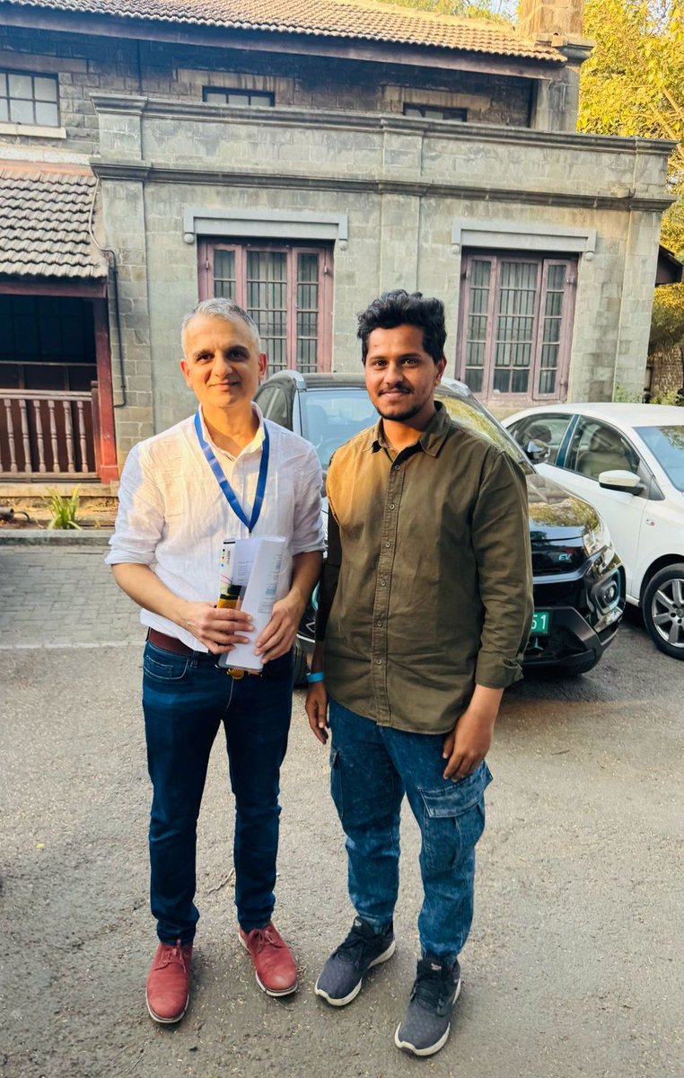 BeYouInvestMore's tweet photo. Today, I had the opportunity to meet @unseenvalue
He is a true pharma expert, with in-depth knowledge of the sector and India's CDMO &amp; API business, he remains bullish on companies that have capable management to execute demand effectively.

#LaurusLab #Hikal #Kopran #Solara https://t.co/pAEDPaOpFC