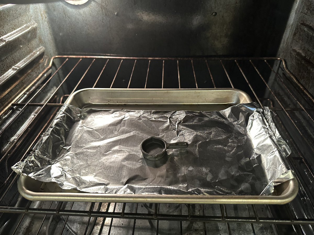 Mr. Relish: What’s that smell?

Me: I’m seasoning the cast iron… *opens oven door*

Mr. Relish: 🤦‍♂️

#MiniCooking #TinyCastIron