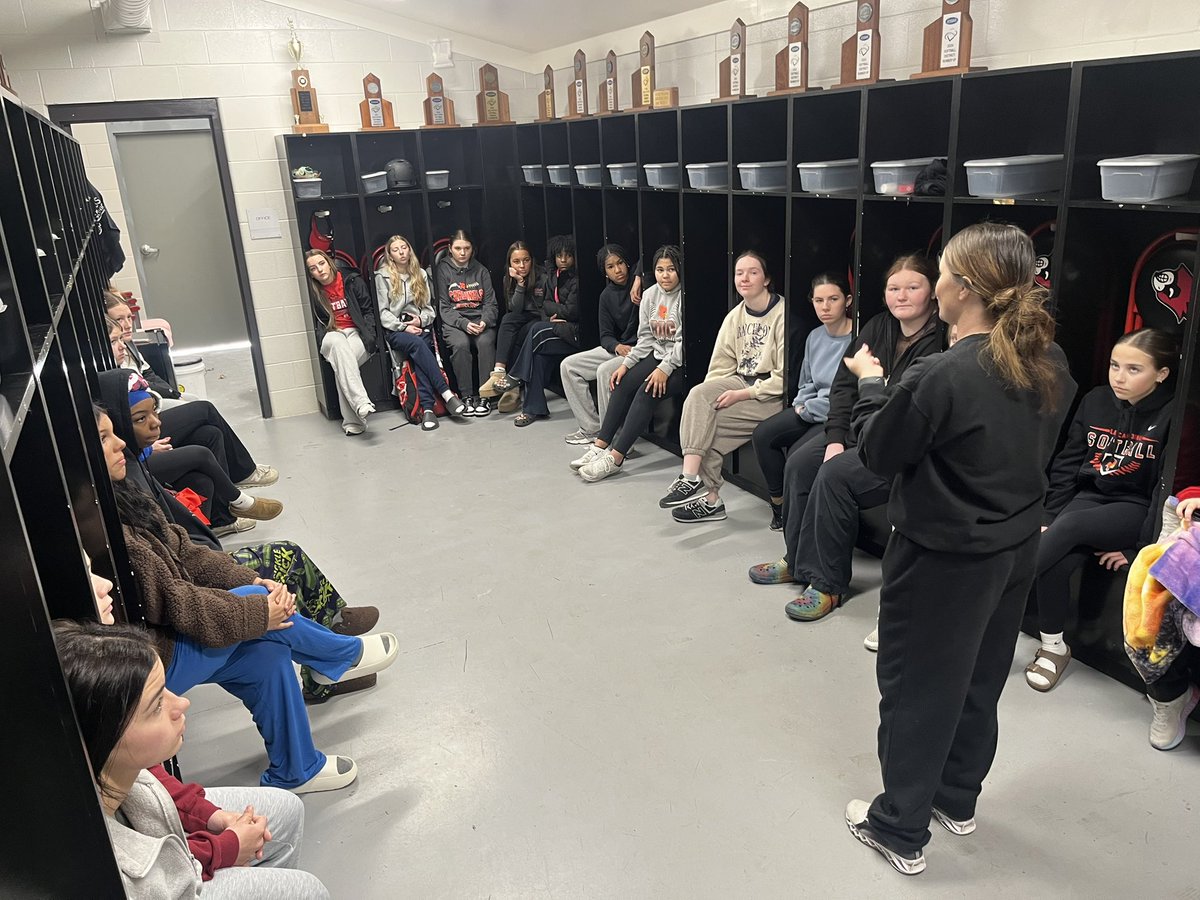 GrcSoftball's tweet image. Field Clean up day was a HUGE success! 
Thank you to all the families, players and coaches who showed up and helped get everything ready for our 2025 season!! 🥎 #GoCards #grcsoftball #ladycardssoftball #WeNotMe