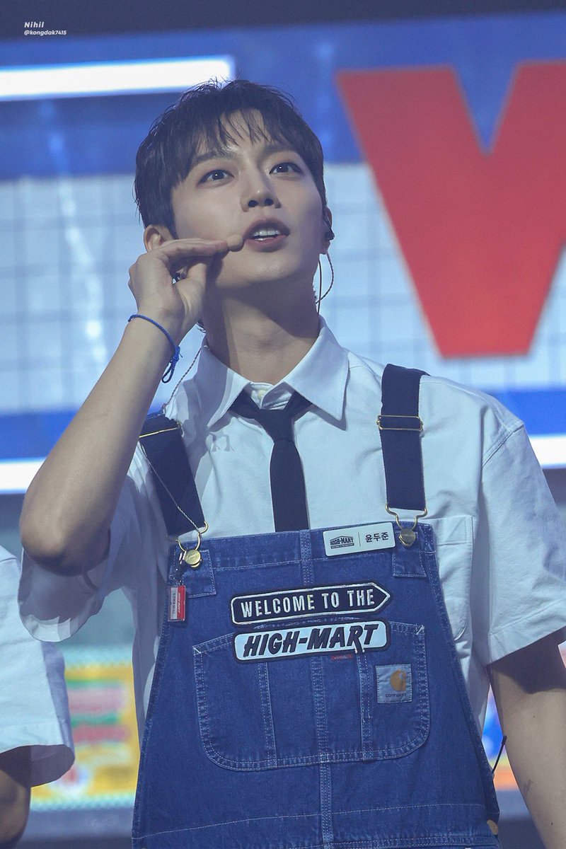 250308 하이라이트 팬콘
셔츠멜빵 느좋,,

#하이라이트 #윤두준