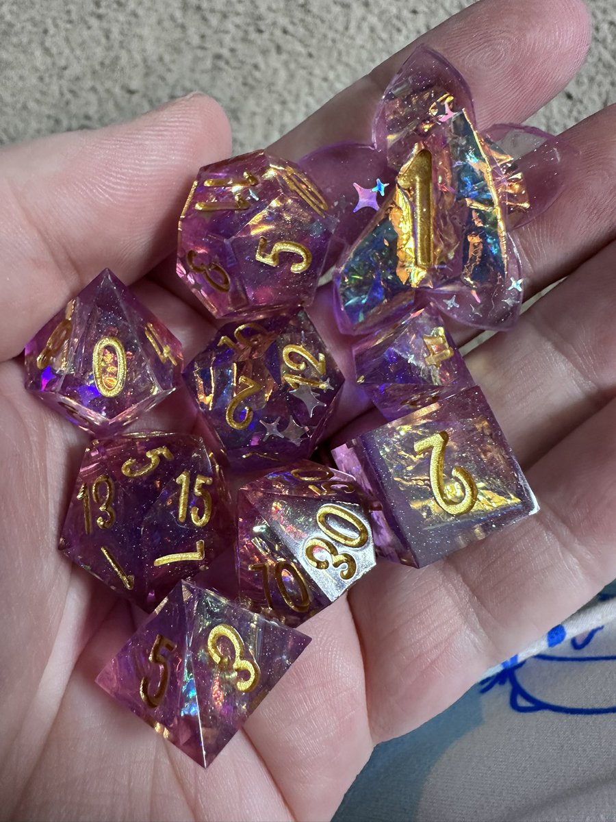 StardustCreatives tweet media