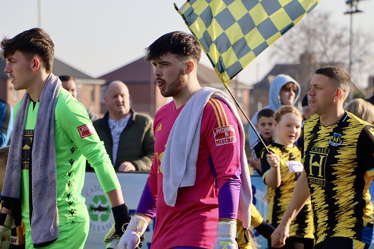 Ashton United FC (@ashtonunitedfc) on Twitter photo A solid debut! π§€
Well in, <a href="/ConnorEastham04/">Connor Eastham</a>! π
πΈ <a href="/JacobEmery26/">Jacob Emery</a>
#AUFC #RobinsRevolution A solid debut! π§€
Well in, <a href="/ConnorEastham04/">Connor Eastham</a>! π
πΈ <a href="/JacobEmery26/">Jacob Emery</a>
#AUFC #RobinsRevolution