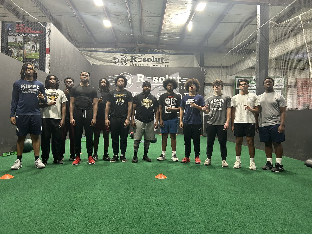 Great week of work!! We are growing each week!!

Elite Dawgz🐶🐶

#TrainOrComplain

<a href="/nas_buff/">Naseem Strickland</a> <a href="/LeonCunnin73423/">Leon Cunningham</a> <a href="/AnthonyJalloh52/">Anthony Jalloh</a> <a href="/twan35_/">Antwan hollman</a> <a href="/JacobBroach07/">Jacob Broach 26’</a> <a href="/jjholloway1557/">JJ Holloway 2026 LB</a> <a href="/gavnreesewalker/">Gavin Walker</a> <a href="/Jadenlovellwmhs/">Jaden Lovell</a> Abraham &amp; Jalen