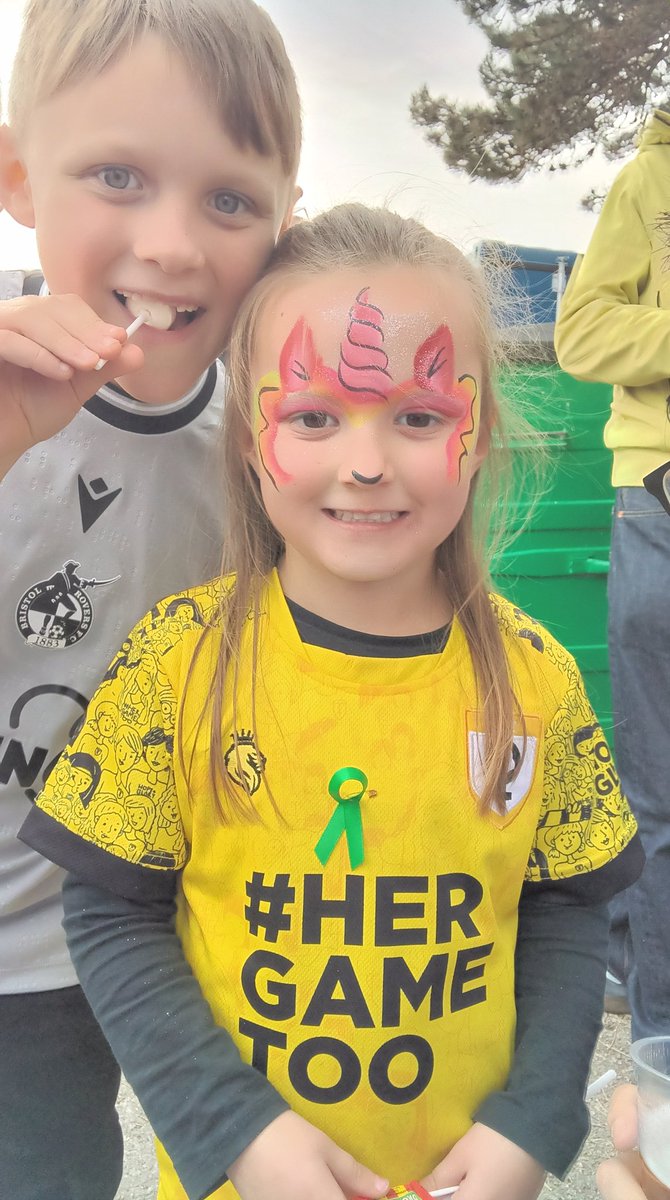 RossDawe11's tweet photo. @HGT_BRFC @thatchers_cider Elsie back at the Mem. She did try telling her brother that the sweets were just for girls only 🤣 Thanks for the sweets and the face paint! #UTG #HerGameToo https://t.co/MEUmSWG9vt