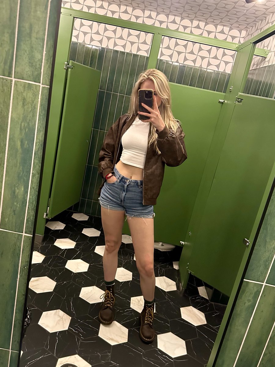 Hails ☻ tweet media