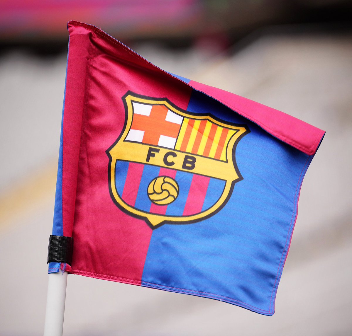 FabrizioRomano's tweet image. 🚨 Barcelona-Osasuna has just been postponed, both clubs confirmed ⚠️❌

A member of Barcelona medical staff has passed away, hence the players requested for the game to be postponed — reports SER.