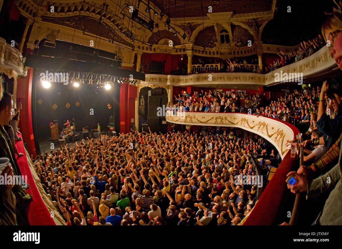 kAs_Worldwide's tweet photo. Stonebwoy performing at the o2 shepherd's Bush empire is some nice thing to talk about .
The venue is so nice and it's aesthetic value is top tier .
#StonebwoyLiveInLondon #UXRTOUR https://t.co/yQ2DRRO7PX