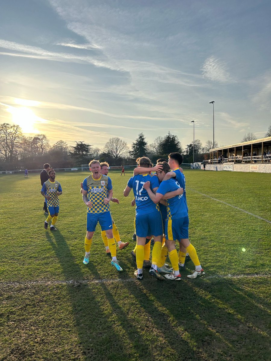 That winning feeling….   <a href="/SamHolmes31/">Sam Holmes</a> takes the congratulations from his teammates after getting the winner.  COYA💛💙💛