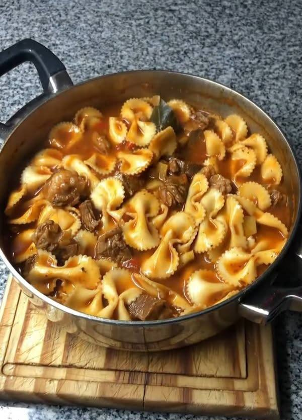 Te amo guiso de fideo moñito