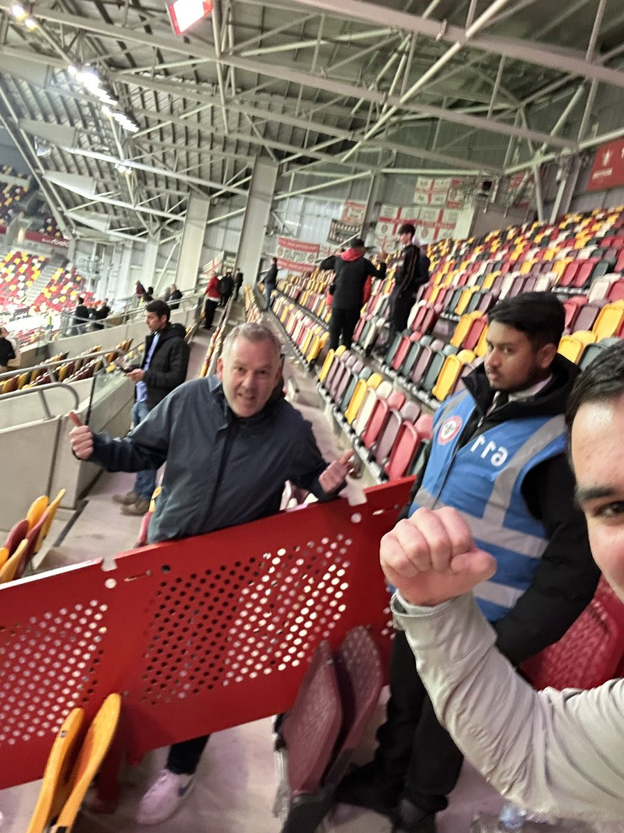 Up the Villa and the home end Villa! 💜#avfc