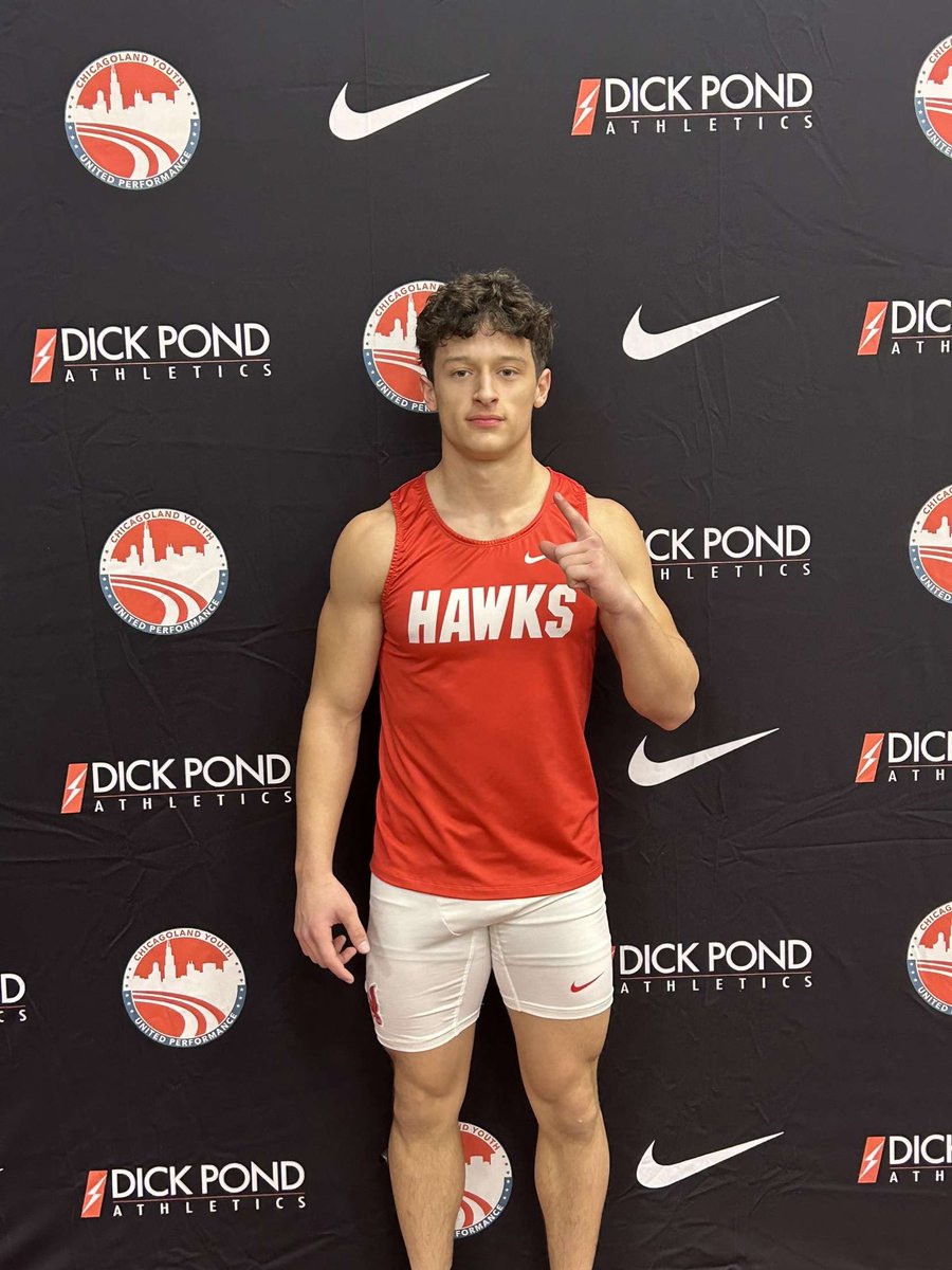 Nkokosioulis's tweet image. Broke a varsity school record this Thursday in the indoor 200m dash. I’m 13th in the state for the 200m dash and I will be competing at indoor state this spring break. @_CoachWilks @CoachGeiger_ @EDGYTIM @HawksMaine @PrepRedzoneIL @ChrisBergeski