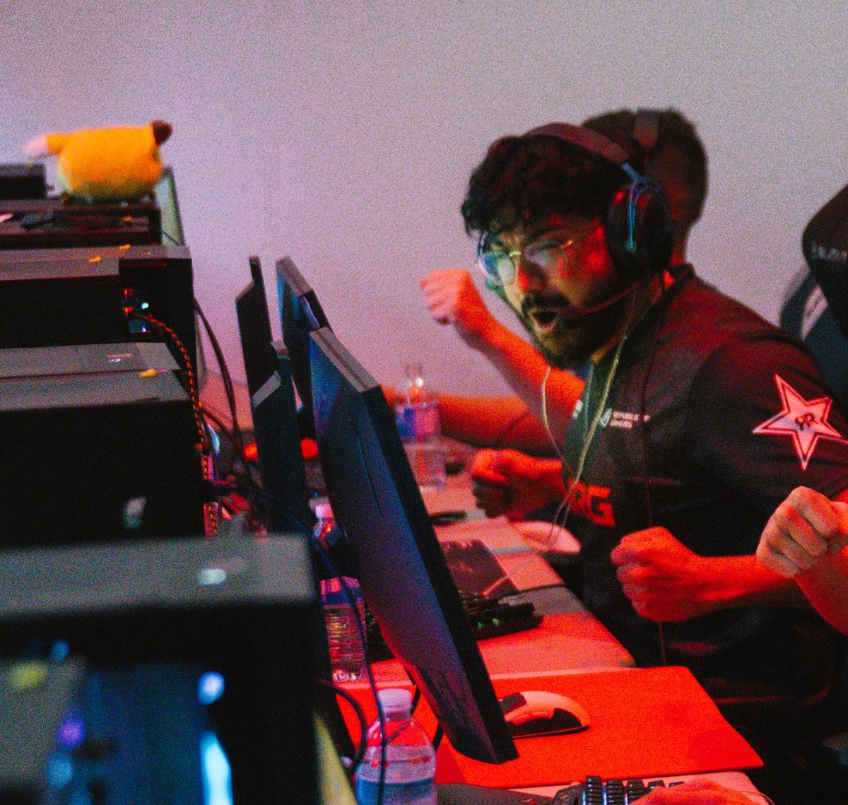 LFT main+ S53

Currently a sub for @AMPDEsports in adv
Seeing my options

- Multiple seasons of main 
- Lannable for most part
- looking for lurk/anchor spots
- vocal and high energy

Dm me on here or discord: sentrextv