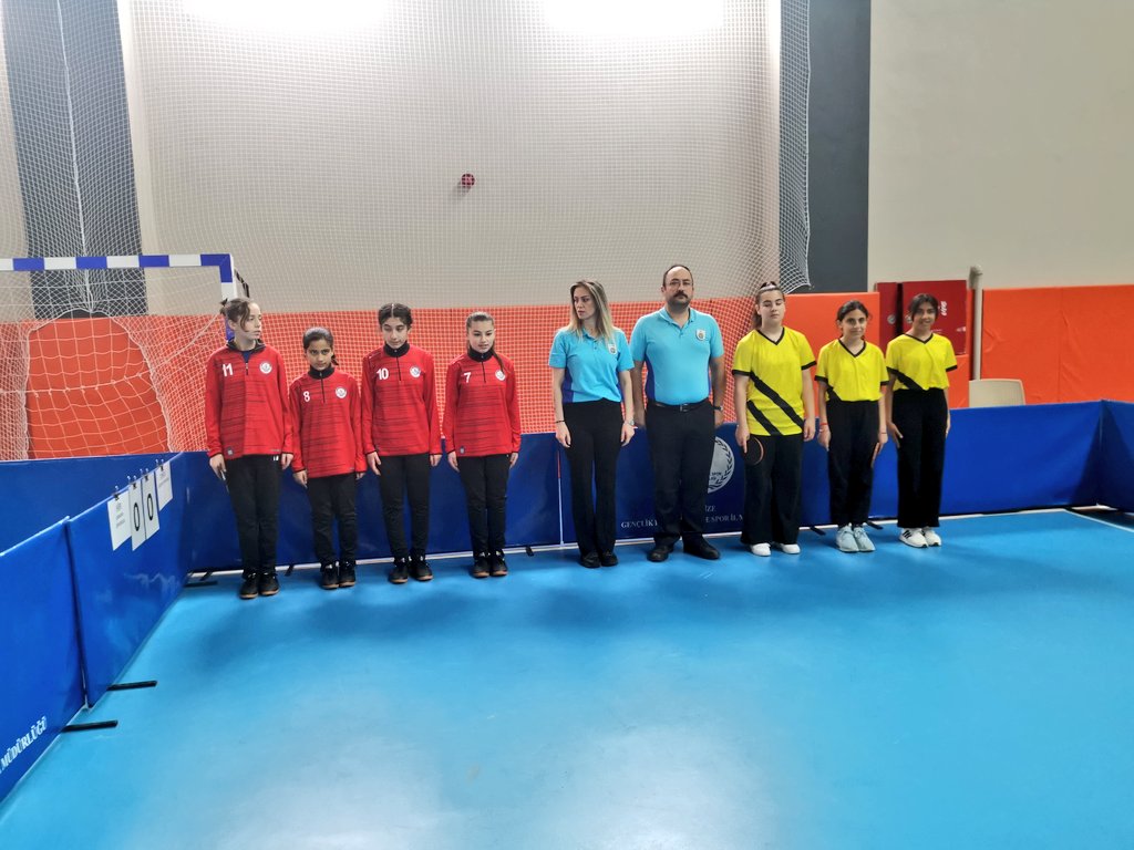 Okulumuz Rize'de düzenlenen Yıldız Kız Masa Tenisi Bölge Müsabakalarında 4.olmuştur. Öğrencilerimizi tebrik ederiz. Bütün destekleri için Sn.Kaymakamımız Mehmet Nesip Mahir'e ve Milli Eğitim Müdürümüz Sn.Mehmet ÖZMÜŞ'e teşekkür ederiz. <a href="/MNesipMahir/">Mehmet Nesip MAHİR</a> <a href="/hasan_kokrek/">Hasan Kökrek</a> <a href="/mehmetozmus_/">Mehmet ÖZMÜŞ</a>