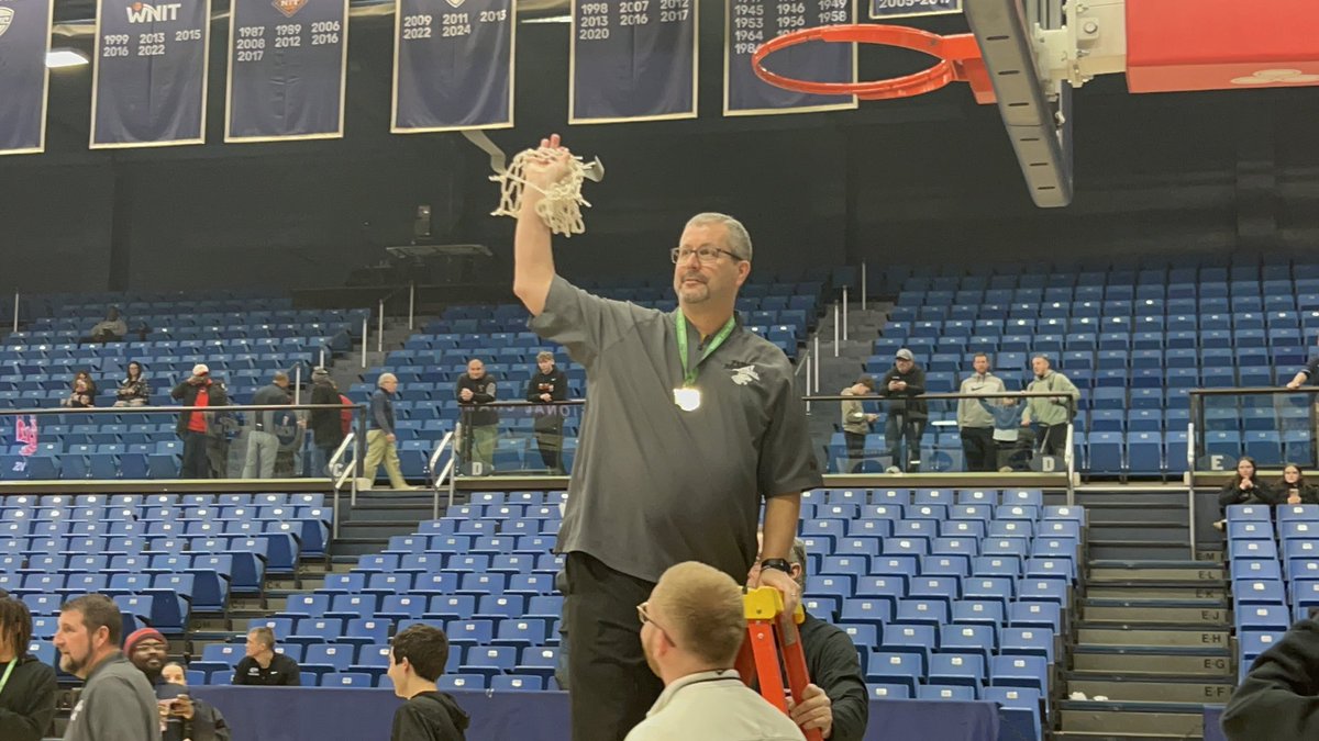 We’re going to the Final Four!! Perry defeats Shaker Heights 57-43.