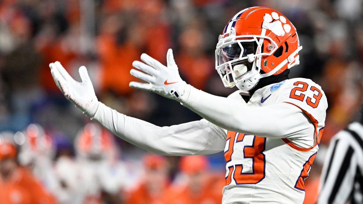 Marcell Gipson Jr/Gip (@marcellgipson_2) on Twitter photo #Agtg Blessed and honored to receive an offer from the university of <a href="/ClemsonFB/">Clemson Football</a>.
<a href="/MikeRoach247/">Mike Roach</a> <a href="/RivalsFriedman/">Adam Friedman</a> <a href="/BillyEmbody/">Billy Embody</a> <a href="/Jason_Howell/">Jason Howell</a> <a href="/SOCGoldenBearFB/">SOC Football</a> <a href="/GPowersScout/">Greg Powers 🏟️</a> <a href="/coach_traylor/">Coach Traylor</a> #ALLIN 🐅 #Agtg Blessed and honored to receive an offer from the university of <a href="/ClemsonFB/">Clemson Football</a>.
<a href="/MikeRoach247/">Mike Roach</a> <a href="/RivalsFriedman/">Adam Friedman</a> <a href="/BillyEmbody/">Billy Embody</a> <a href="/Jason_Howell/">Jason Howell</a> <a href="/SOCGoldenBearFB/">SOC Football</a> <a href="/GPowersScout/">Greg Powers 🏟️</a> <a href="/coach_traylor/">Coach Traylor</a> #ALLIN 🐅